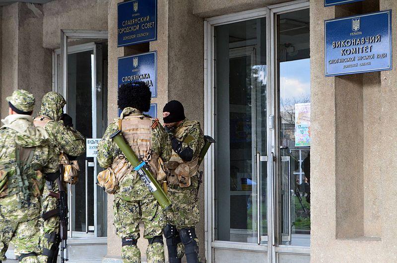 The Sloviansk city council under the control of armed forces