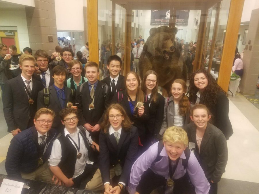 Fossil Speech and Debate poses for a team photo. Photo Credit: Grant Campbell