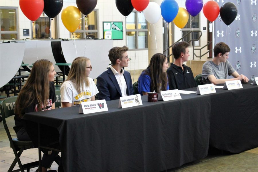 Fossil+athletes+commit+on+signing+day