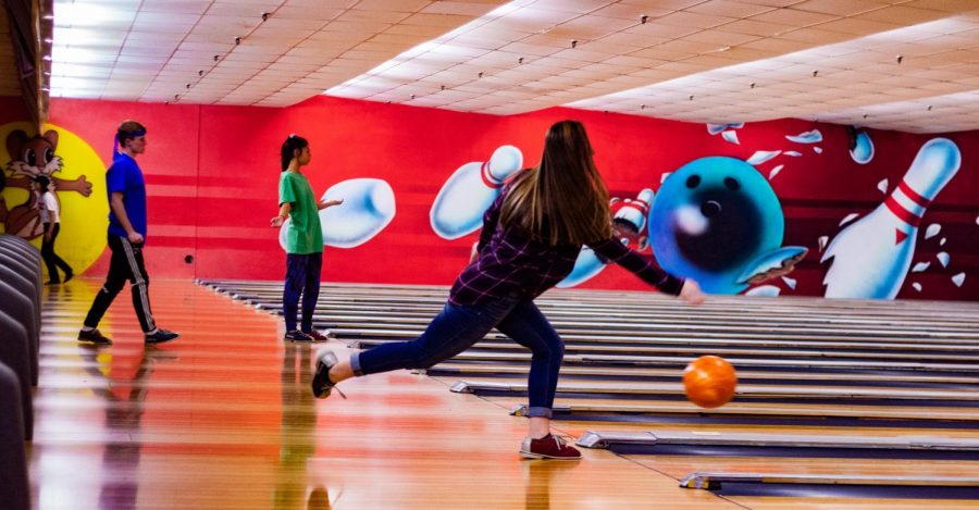 The tournament featured teams on 21 lanes, each of which had members alternating turns.