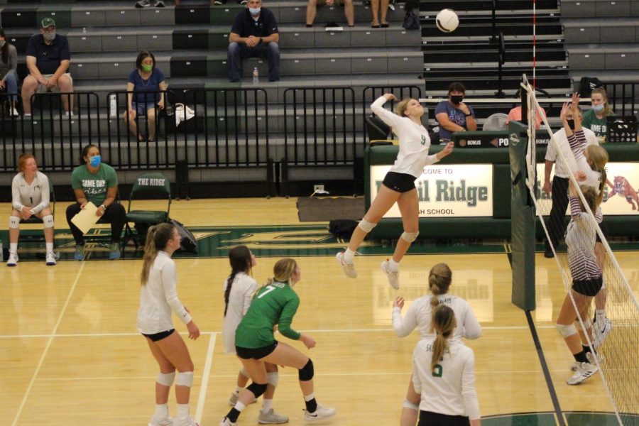 Volleyball: Fossil starts season strong with 3-0 sweep