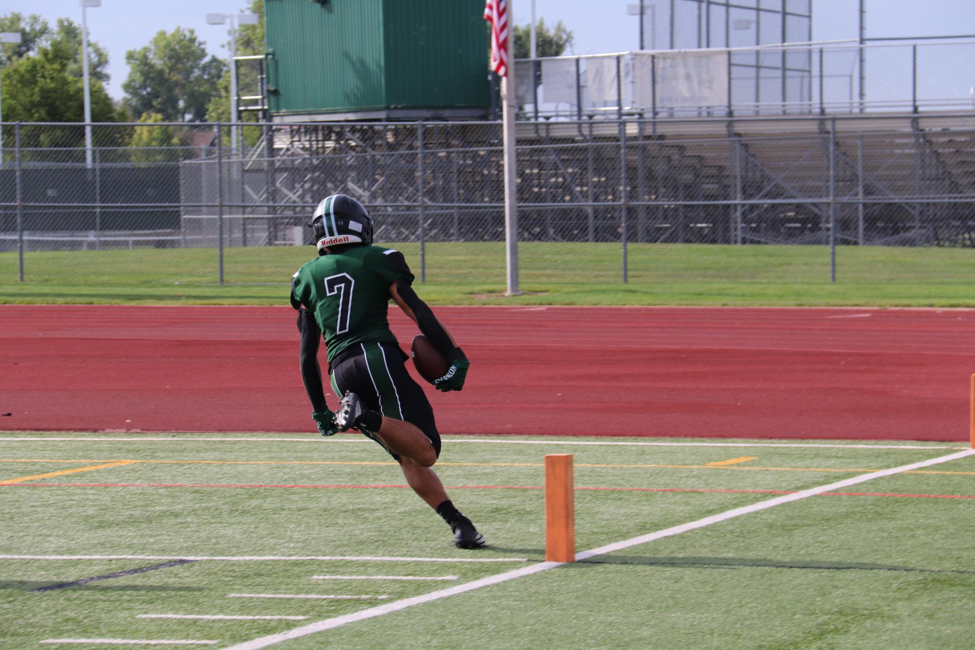 Ray Young scores a walkoff touchdown in quarter one earning the team a lead in the game.
